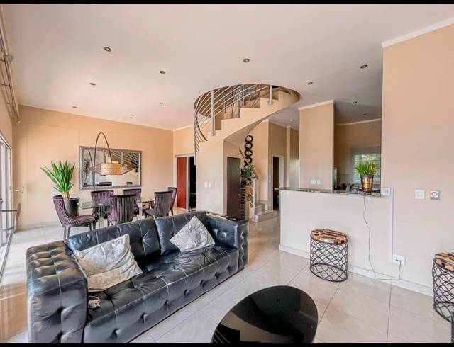 3 BEDROOM PROPERTY TO RENT IN SANDHURST